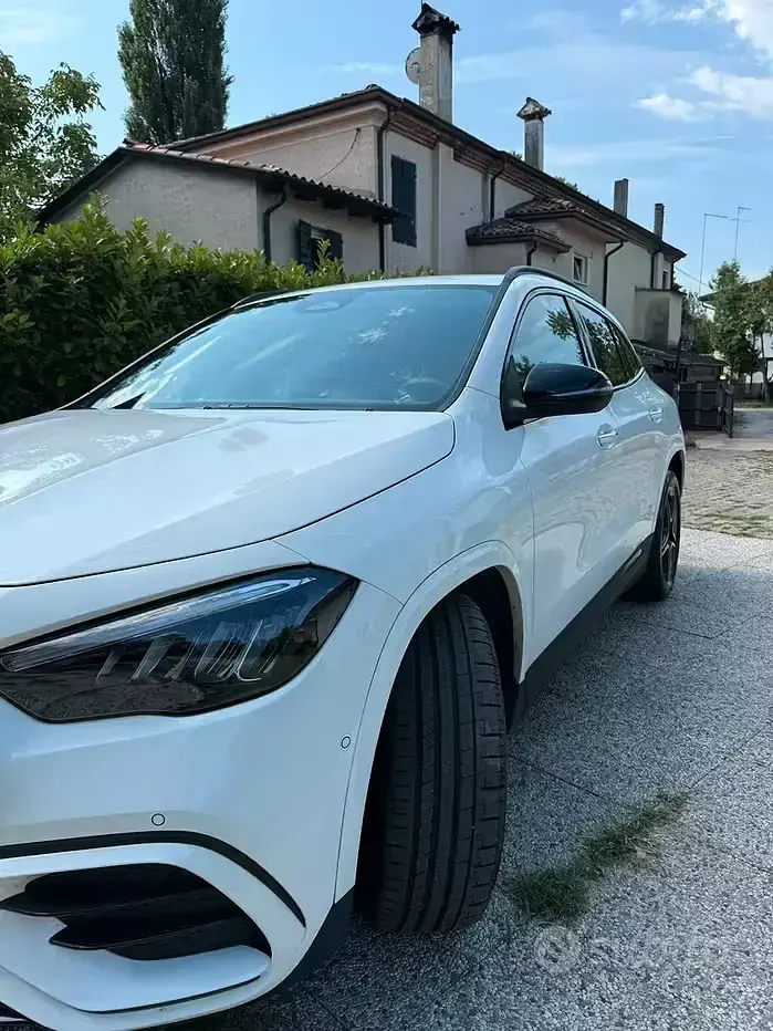Usata Mercedes GLA180 136 CV (100 kW) 2024 Bianco SUV