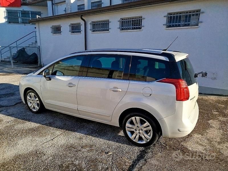 Usata Peugeot 5008 2012 Bianco Monovolume