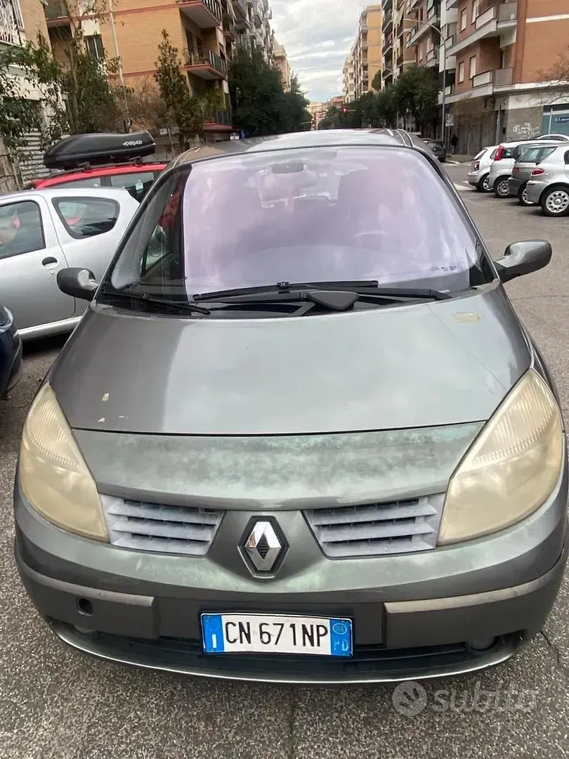 Usata Renault Scénic 111 CV (81 kW) 2004 Grigio Monovolume