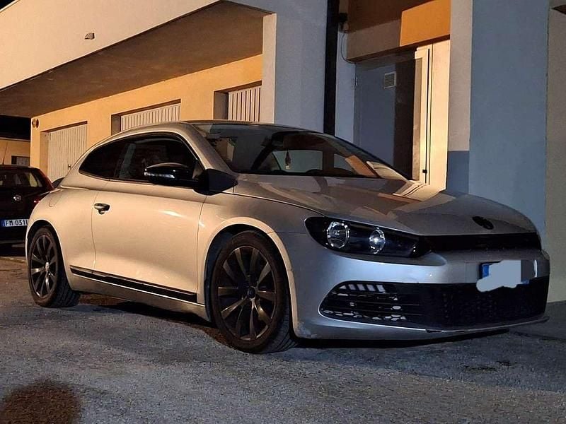 Begagnad VW Scirocco 140 HK (102 kW) 2009 Grå Sportkupé