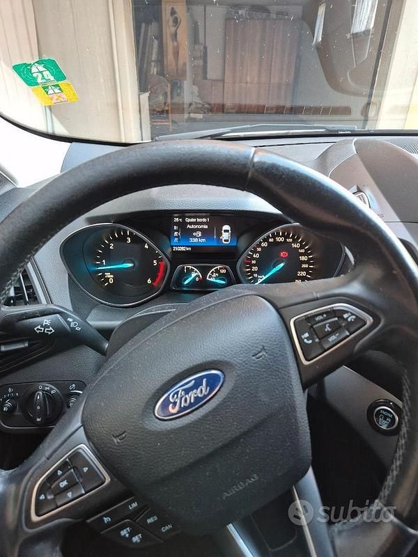 Usata Ford Kuga 120 CV (88 kW) 2017 Bianco SUV