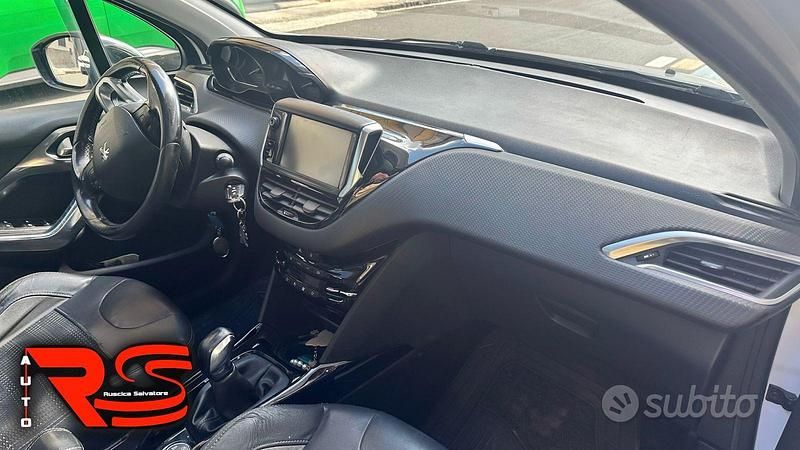 Usata Peugeot 2008 Allure 100 CV (73 kW) 2015 Bianco SUV