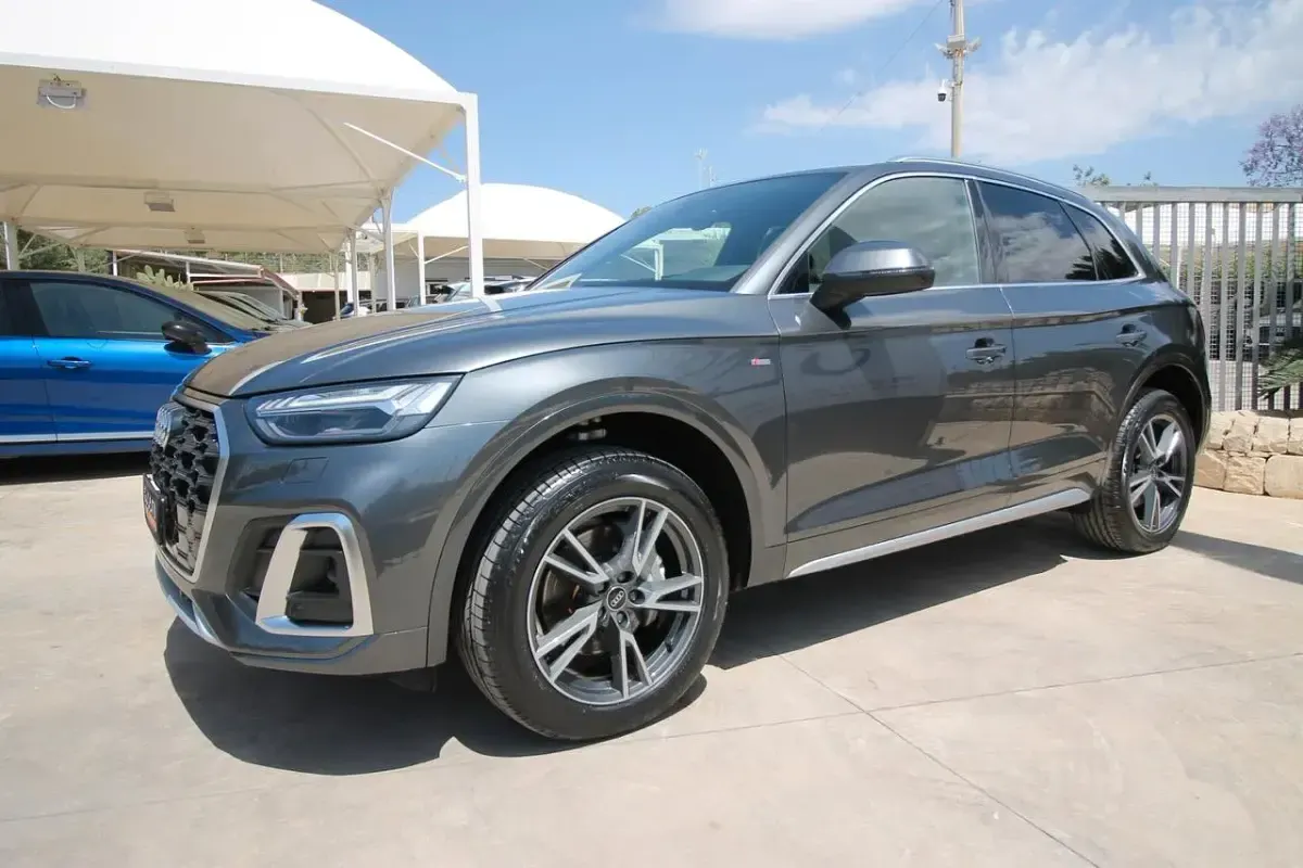 Usata Audi Q5 203 CV (149 kW) 2024 Grigio SUV