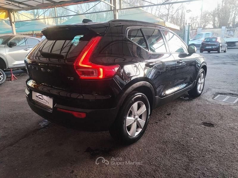 Usata Volvo XC40 Momentum 129 CV (94 kW) 2022 Nero SUV