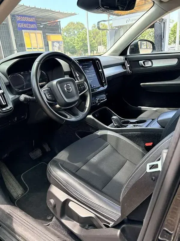 Usata Volvo XC40 Business Edition 150 CV (110 kW) 2019 Nero SUV
