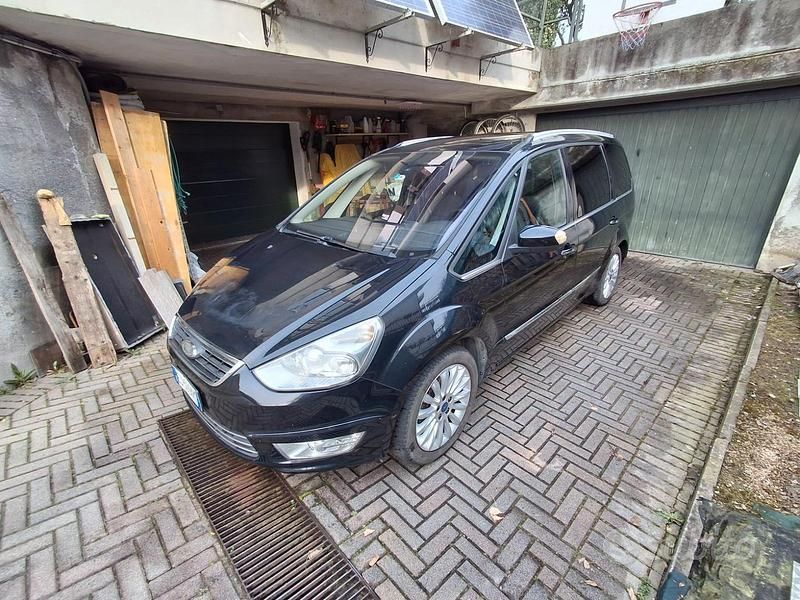 Usata Ford Galaxy Titanium 163 CV (119 kW) 2011 Nero Monovolume