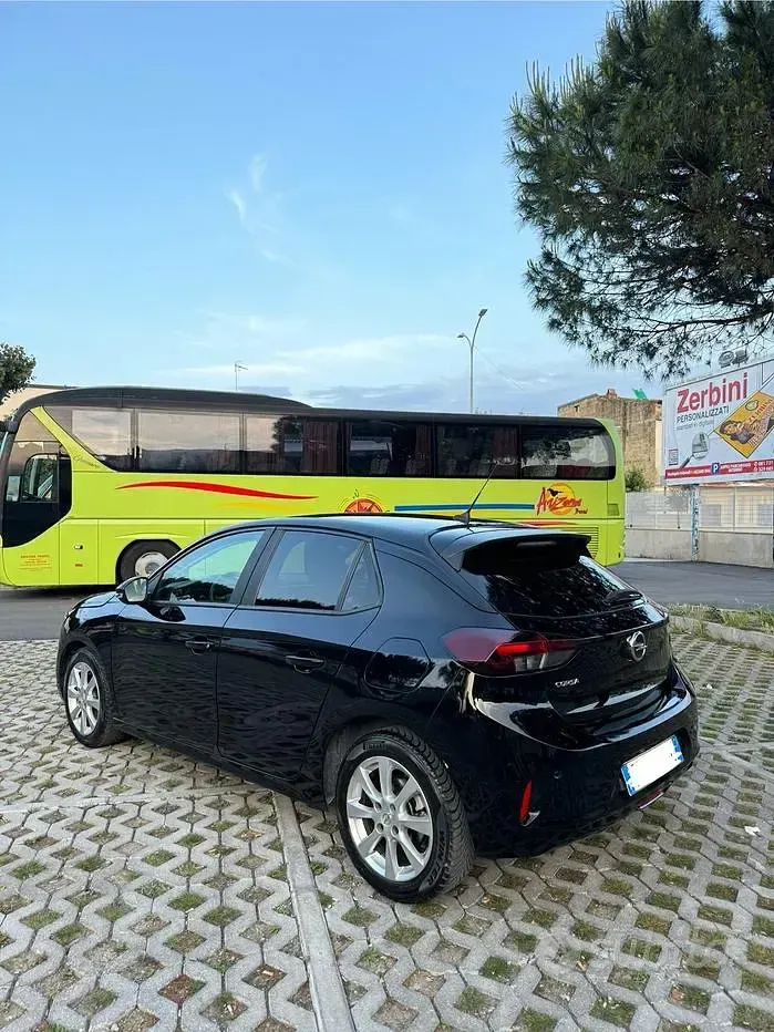 Usata Opel Corsa Elegance 102 CV (75 kW) 2023 Nero Utilitaria