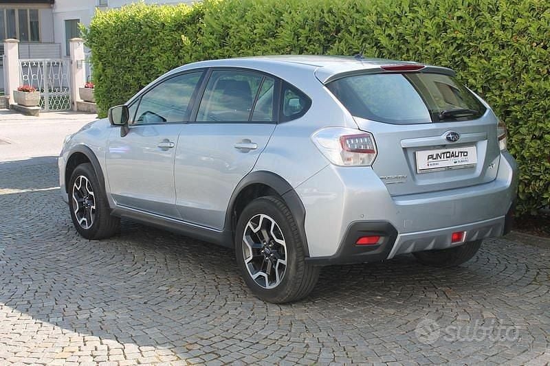 Usata Subaru XV 114 CV (83 kW) 2016 Argento SUV