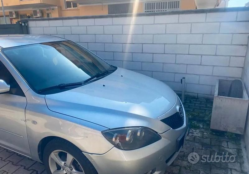 Begagnad Mazda 3 109 HK (80 kW) 2003 Grå Sedan