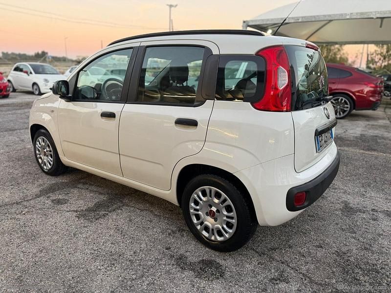 Usata Fiat Panda Lounge 69 CV (50 kW) 2013 Bianco Utilitaria