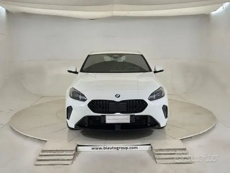 Usata BMW 120 Performance 163 CV (119 kW) 2025 Bianco Utilitaria