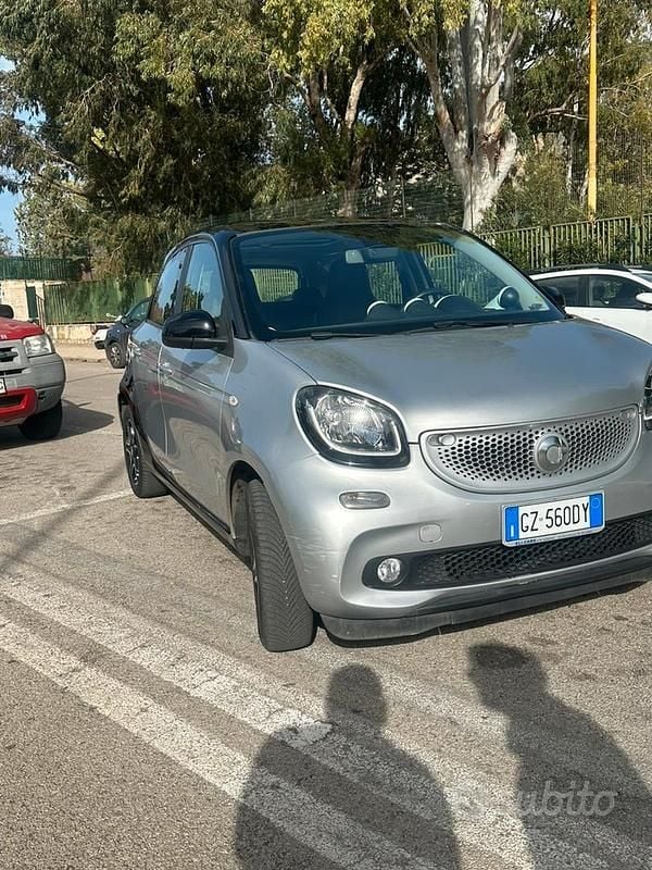 Usata Smart ForFour 71 CV (52 kW) 2016 Grigio Utilitaria