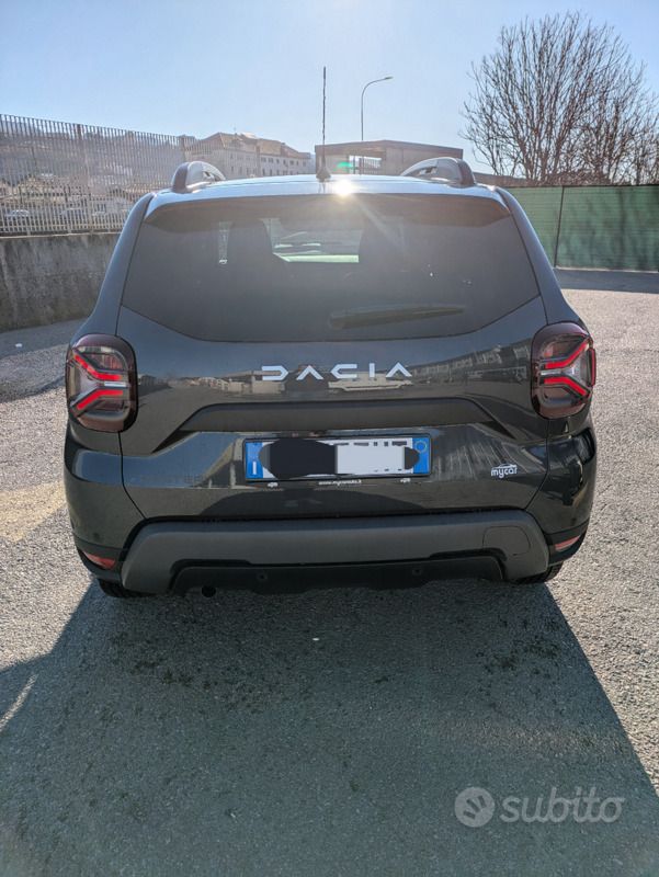 Usata Dacia Duster Journey 101 CV (74 kW) 2023 Grigio SUV