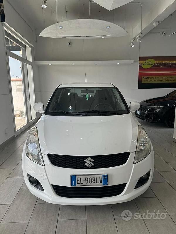 Bianco Usata 2012 Suzuki Swift Due volumi | 4999 € (Buon prezzo) - Immagine 1/4