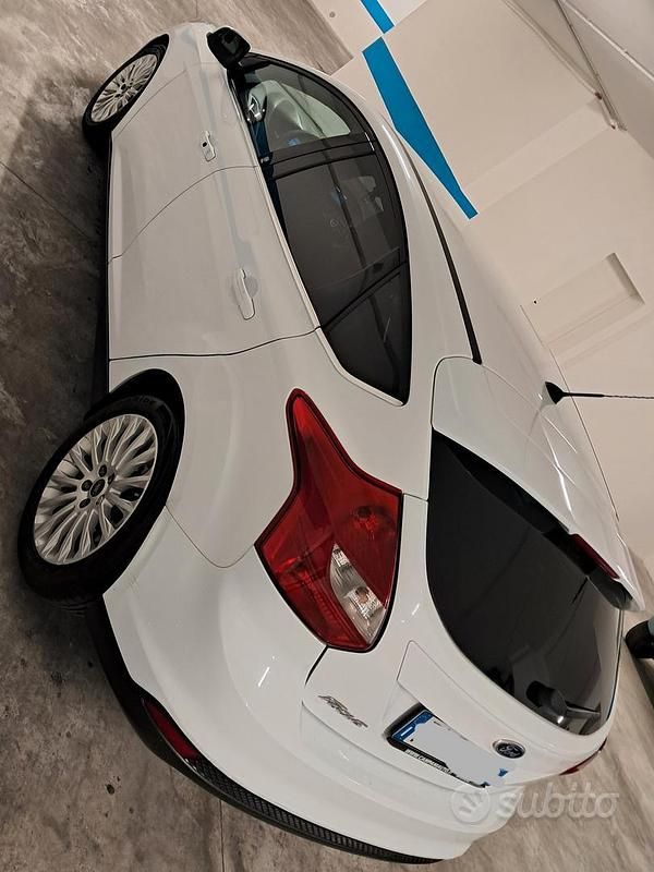 Usata Ford Focus Titanium 95 CV (69 kW) 2012 Bianco Berlina