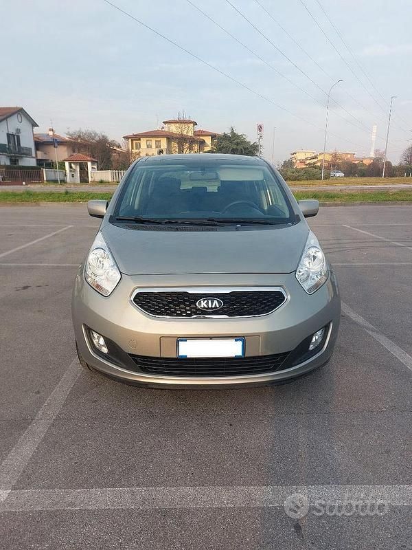 Marrone Usata 2013 Kia Venga Due volumi | 6500 € (Buon prezzo) - Immagine 1/1