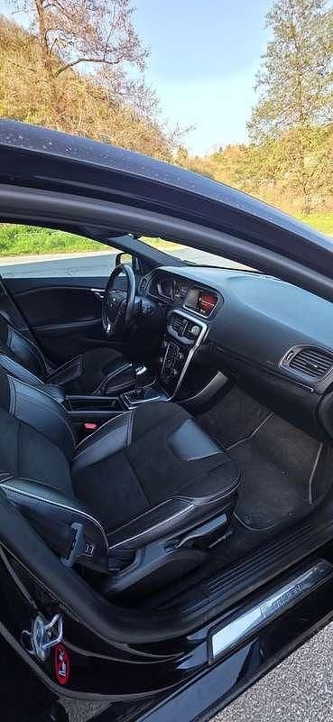 Usata Volvo V40 R-Design 120 CV (88 kW) 2018 Nero Berlina