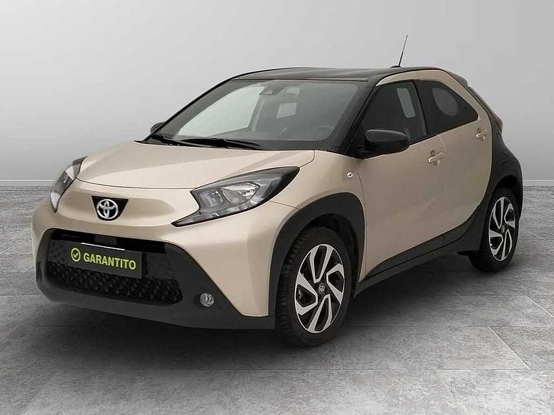 Beige Usata 2023 Toyota Aygo Trend Due volumi | 14.790 € (Molto cara) - Immagine 1/4
