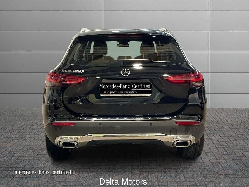 Usata Mercedes GLA180 116 CV (85 kW) 2023 Nero SUV