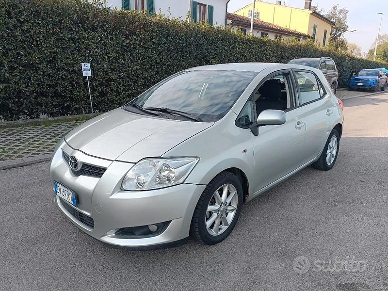 Usata Toyota Auris 90 CV (66 kW) 2010 Grigio Utilitaria