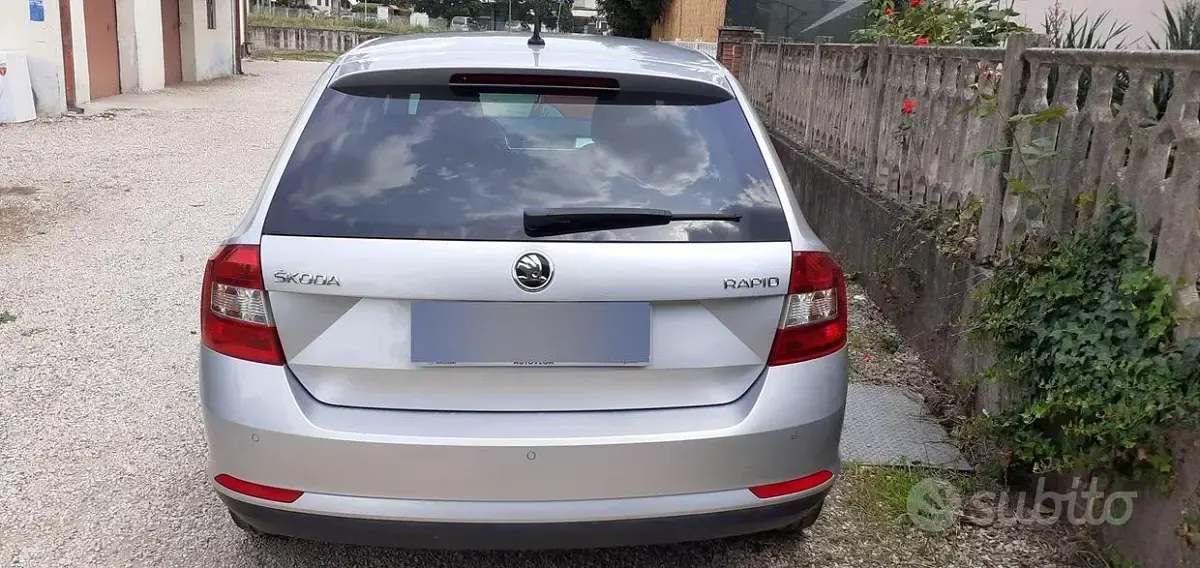 Usata Skoda Rapid 90 CV (66 kW) 2017 Grigio Utilitaria