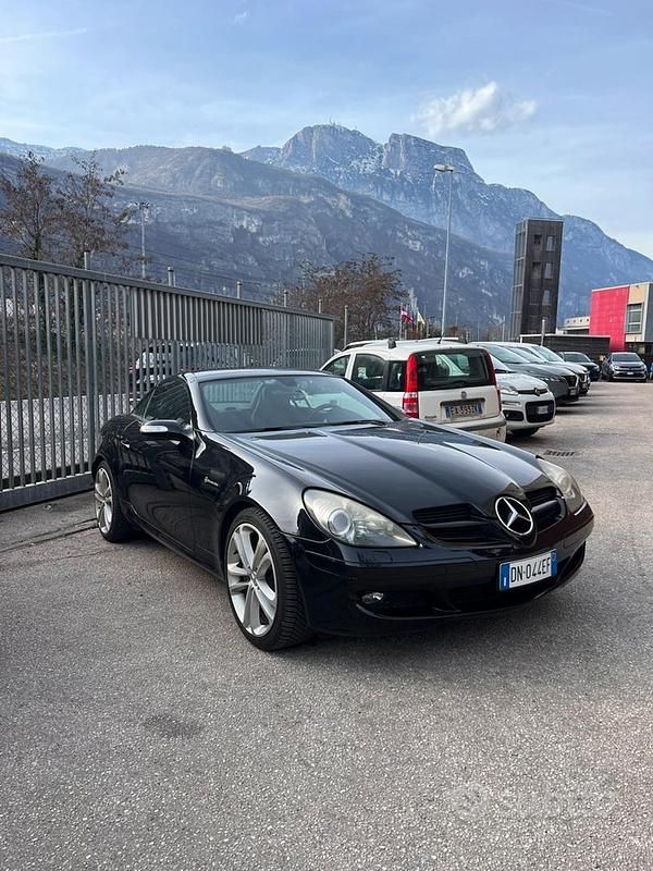 Usata Mercedes SLK200 163 CV (119 kW) 2008 Nero Cabrio