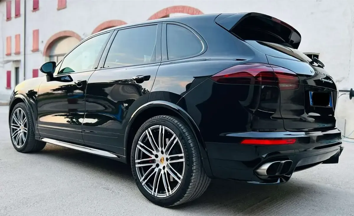 Usata Porsche Cayenne Turbo 519 CV (381 kW) 2015 Nero SUV