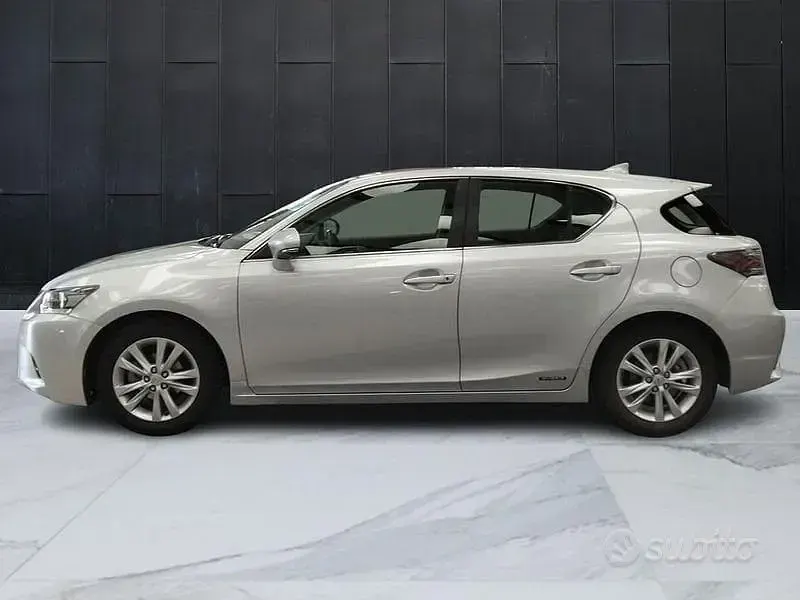 Usata Lexus CT200h Executive Line 136 CV (100 kW) 2014 Grigio Berlina