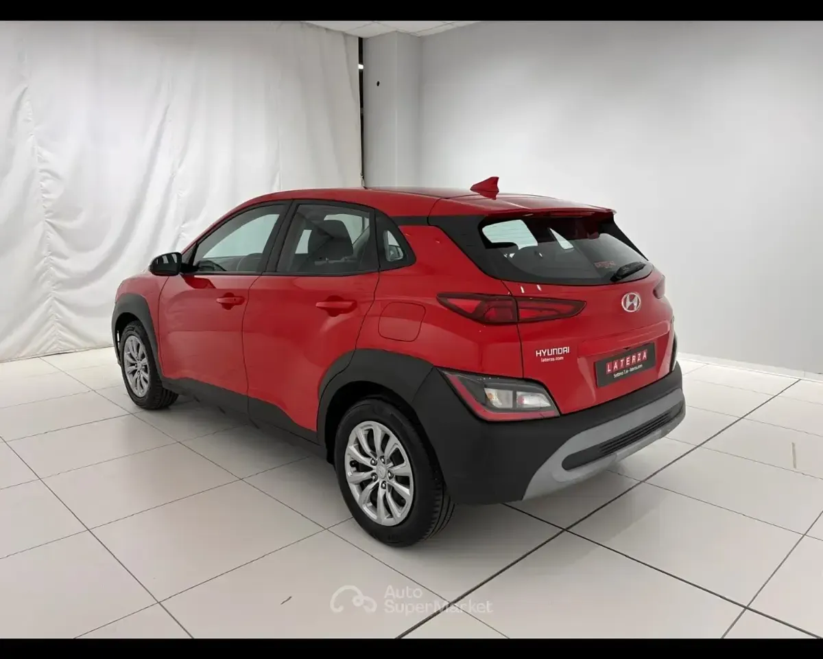 Usata Hyundai Kona 120 CV (88 kW) 2022 Rosso SUV