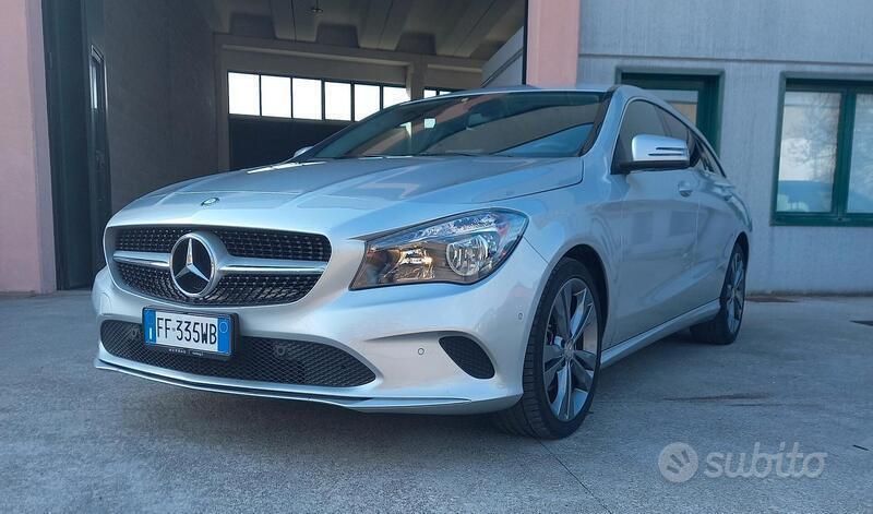 Argento Usata 2016 Mercedes CLA200 Station wagon | 15.900 € (Cara) - Immagine 1/4