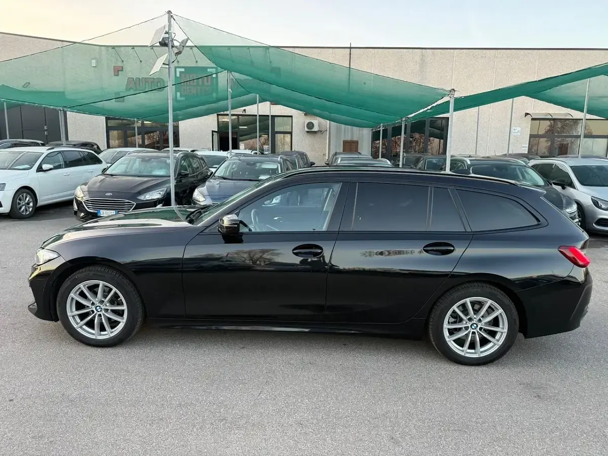 Usata BMW 318 Advantage 150 CV (110 kW) 2022 Nero Station wagon