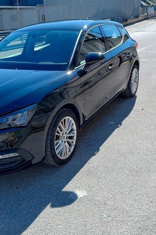 Usata Seat Leon Business 150 CV (110 kW) 2025 Nero Berlina