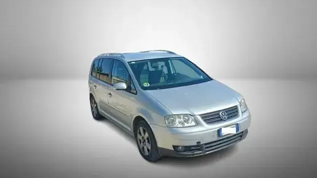 Usata VW Touran 105 CV (77 kW) 2006 Argento Monovolume