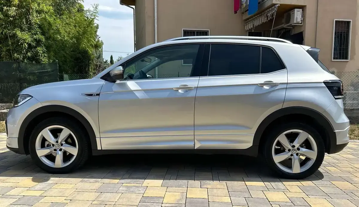 Usata VW T-Cross R-line 116 CV (85 kW) 2020 Argento SUV