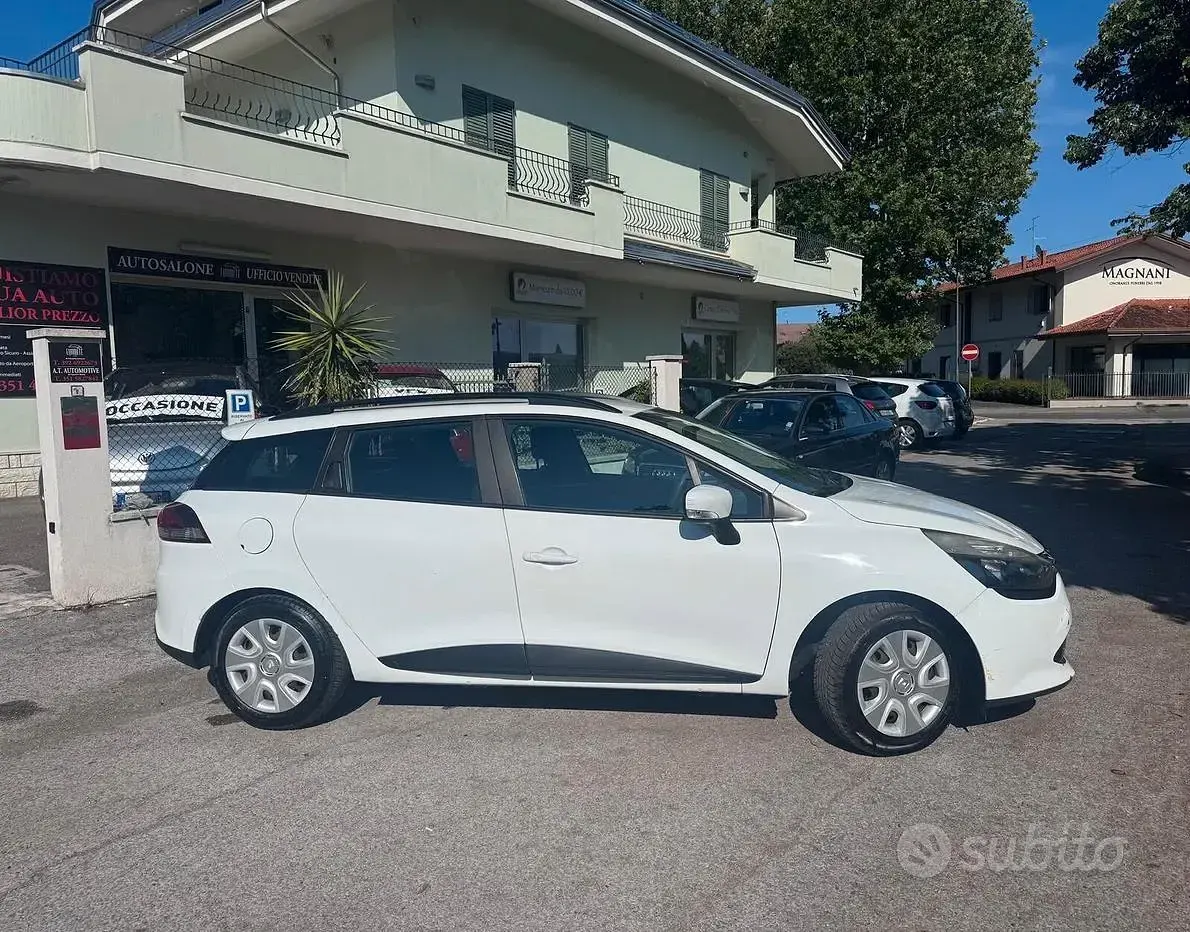 Usata Renault Clio 75 CV (55 kW) 2015 Bianco Station wagon