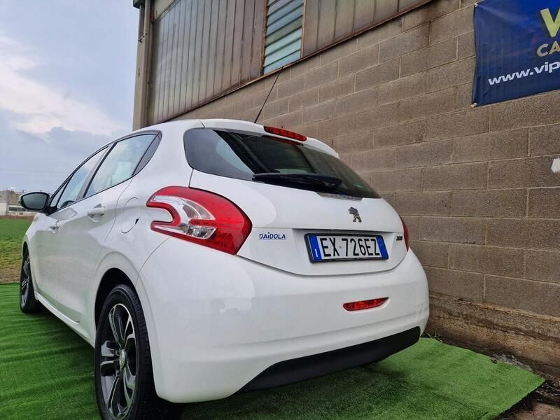 Usata Peugeot 208 Active 95 CV (69 kW) 2014 Bianco Utilitaria