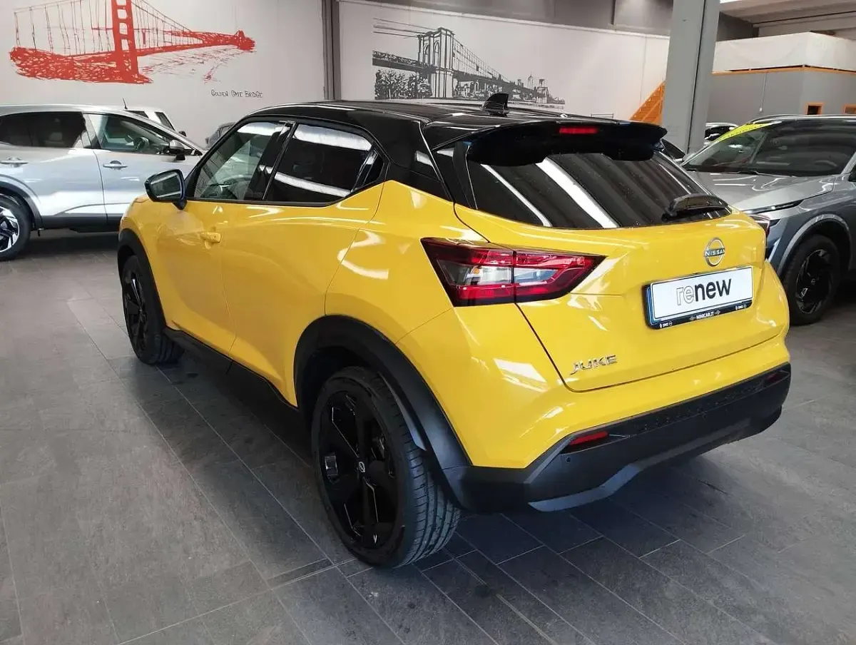 Usata Nissan Juke Tekna 114 CV (83 kW) 2024 Giallo metallizzato/tetto nero SUV