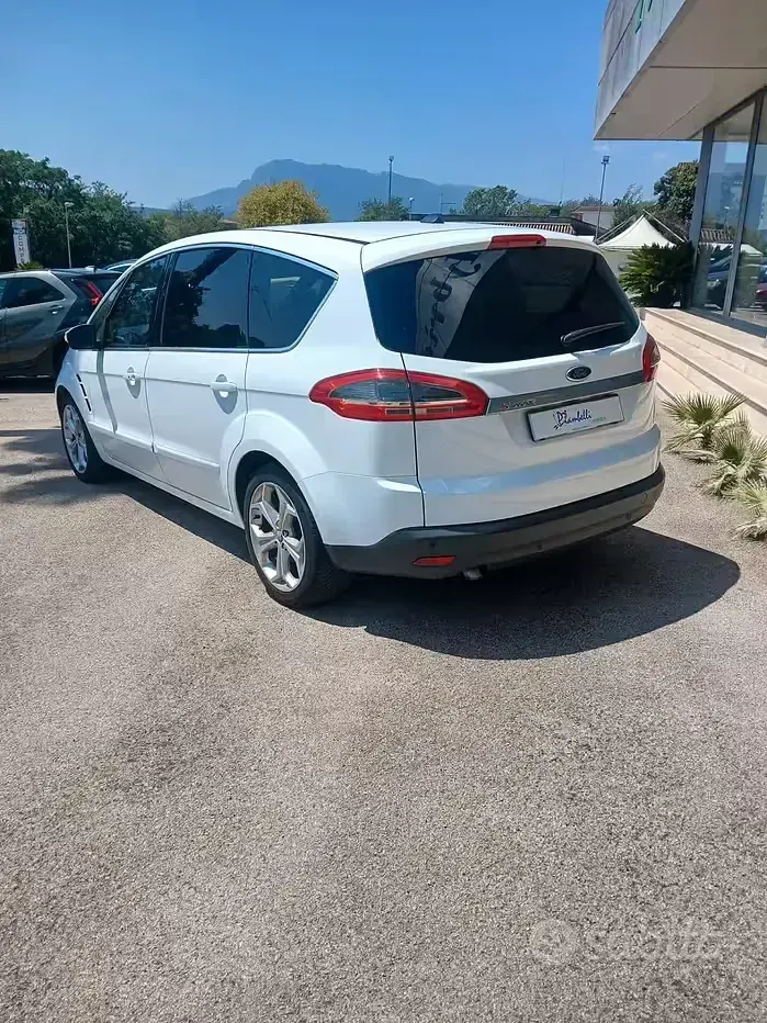 Usata Ford S-MAX Titanium 163 CV (119 kW) 2012 Bianco Monovolume