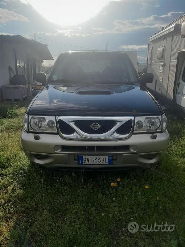 Nero Usata 2001 Nissan Terrano SUV | 2700 € (Super prezzo) - Immagine 1/4