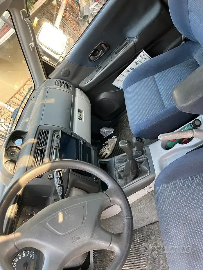 Usata Mitsubishi Pajero 115 CV (84 kW) 2005 Grigio SUV