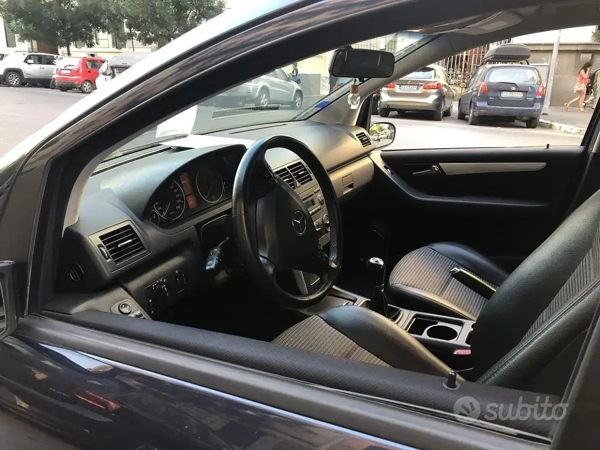 Usata Mercedes A150 95 CV (69 kW) 2008 Bluazzurro Berlina