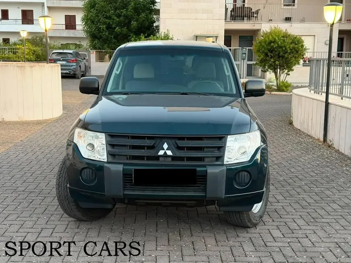 Usata Mitsubishi Pajero 199 CV (146 kW) 2012 Verde SUV
