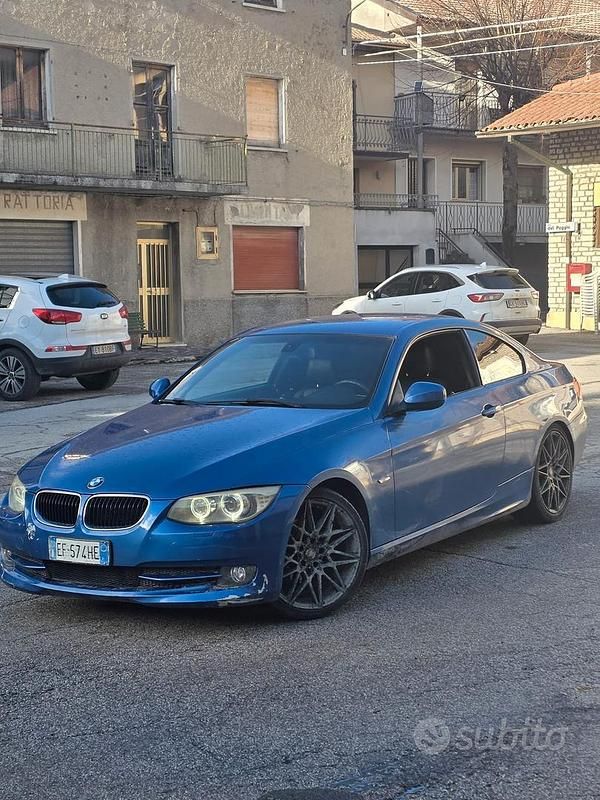 Usata BMW 320 Efficient Dynamics 220 CV (161 kW) 2011 Blu Coupé