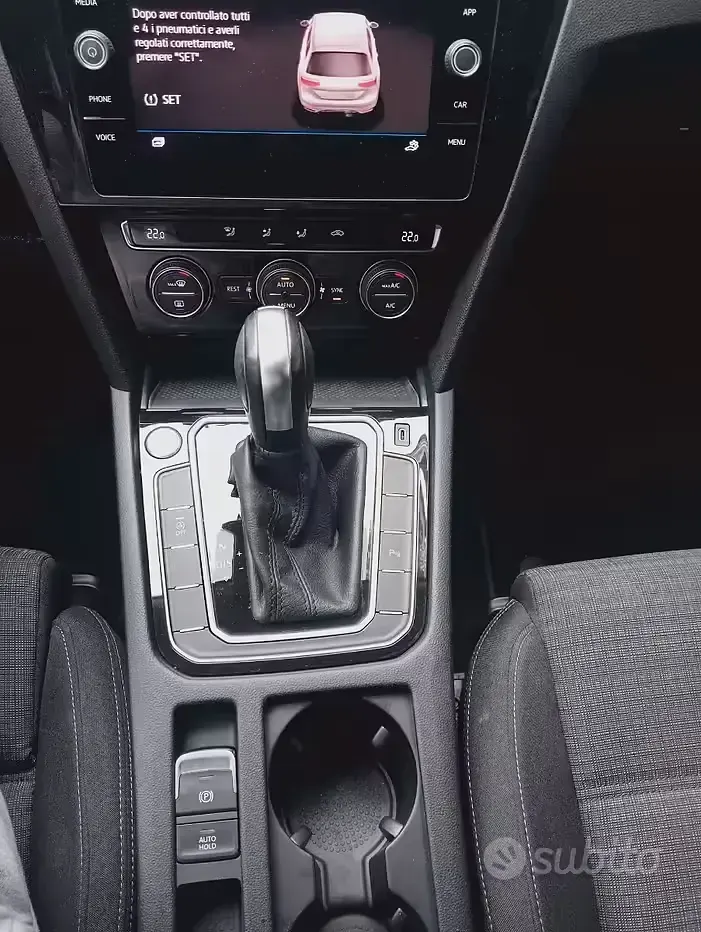 Usata VW Passat Business 120 CV (88 kW) 2020 Grigio Station wagon