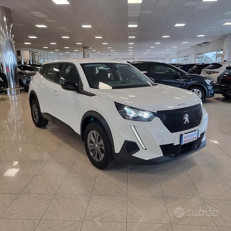 Usata Peugeot 2008 Active 110 CV (80 kW) 2022 Bianco SUV