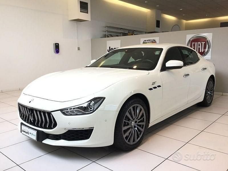 Usata Maserati Ghibli GT 330 CV (242 kW) 2021 Bianco Berlina