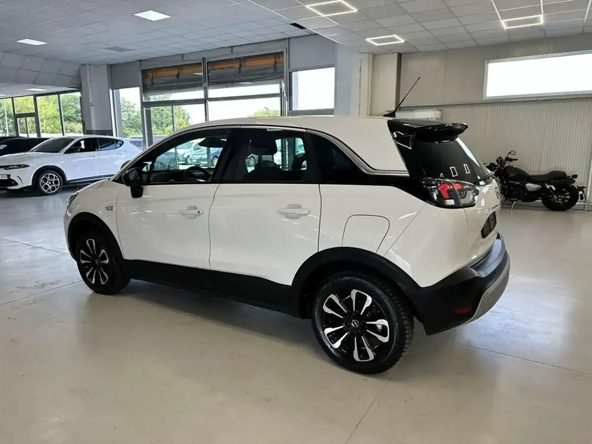 Usata Opel Crossland Elegance 110 CV (80 kW) 2024 Bianco SUV