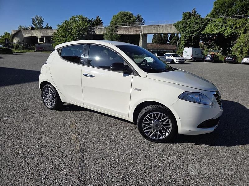 Usata Lancia Ypsilon 69 CV (50 kW) 2013 Utilitaria