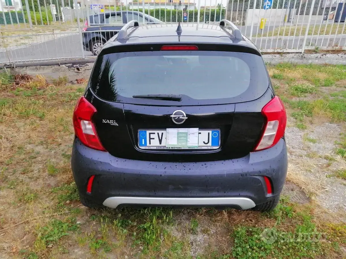 Usata Opel Karl Rocks 75 CV (55 kW) 2020 Nero Utilitaria