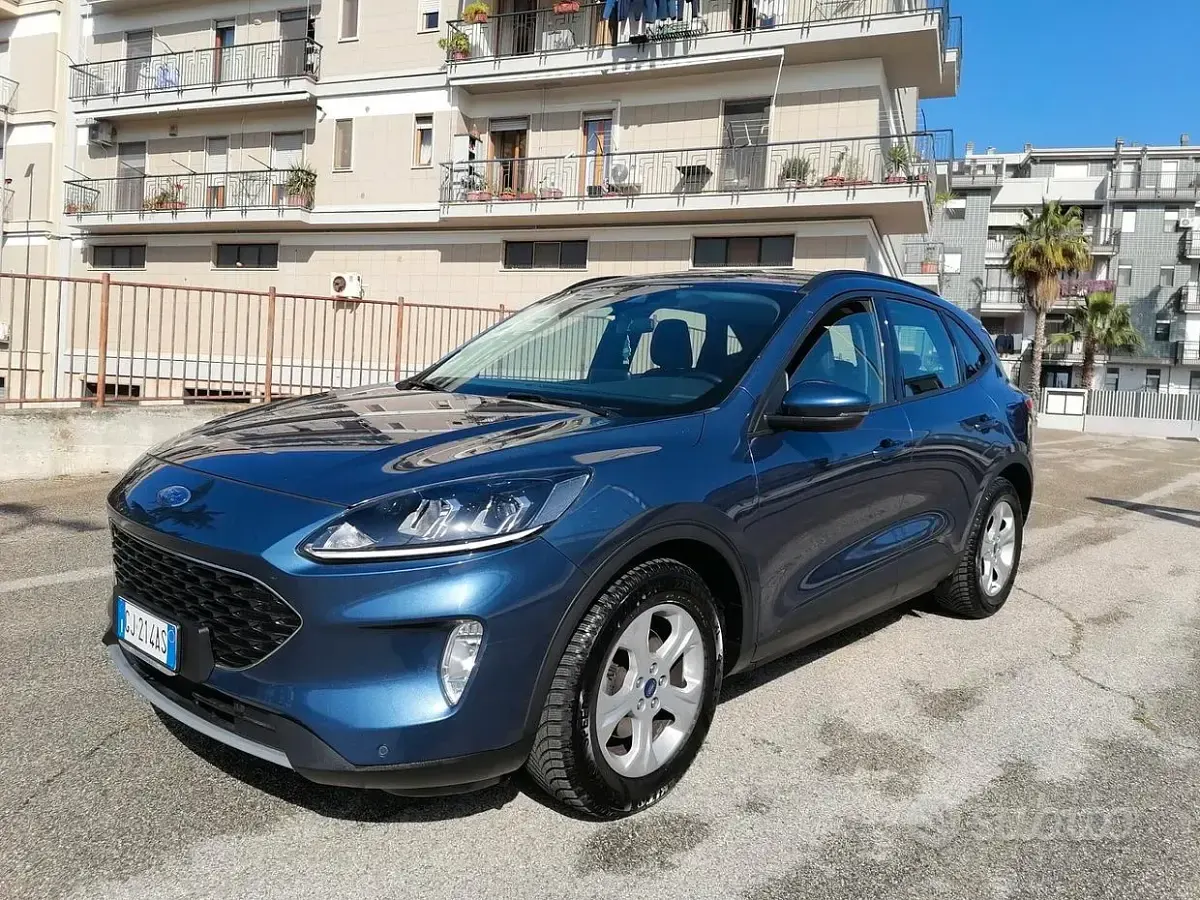 Usata Ford Kuga Titanium 120 CV (88 kW) 2022 Blu SUV